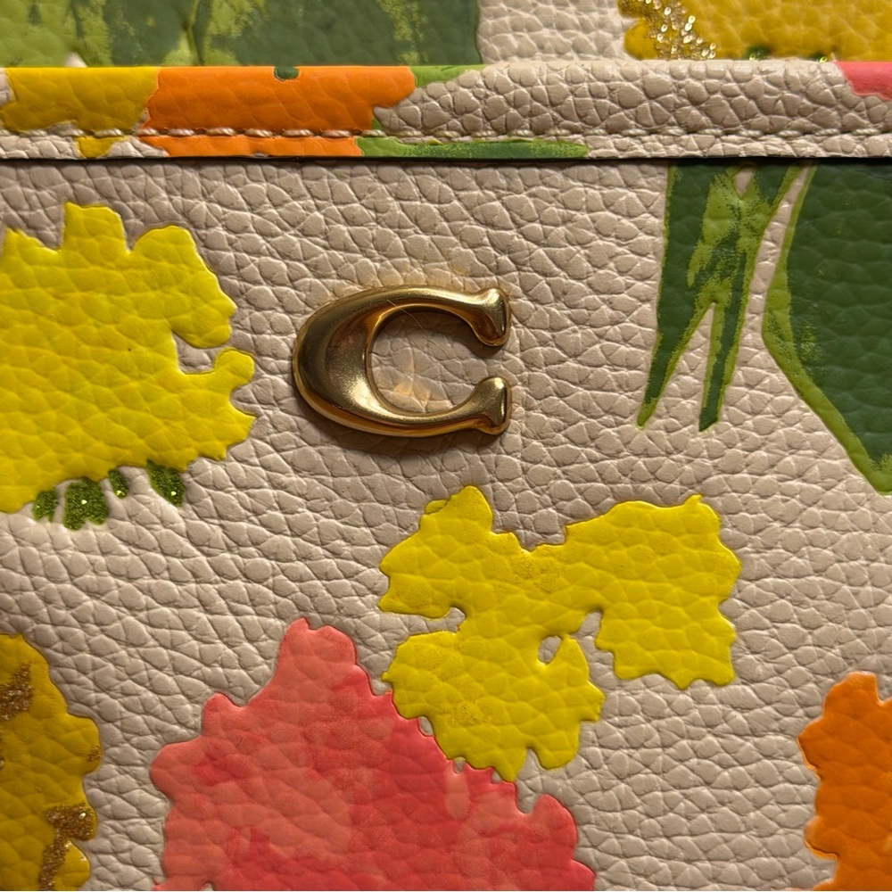 COACH NWT’s Kitt Messenger Crossbody Bag With Floral Print - Picture 11 of 16